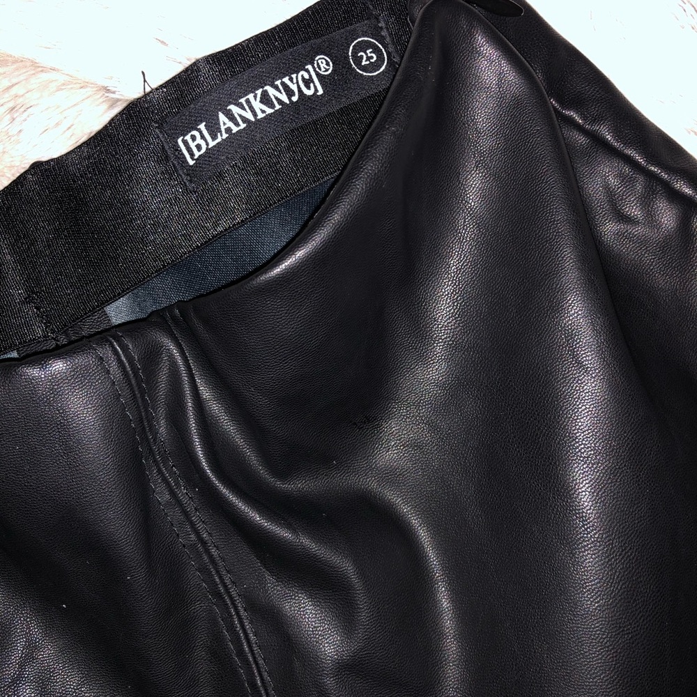 BLANK NYC Faux Leather Leggings - Picture 5 of 5
